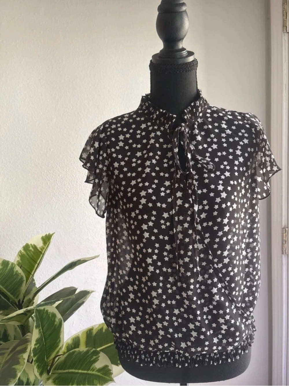 Forever 21 Black Star-Print Tie-Neck Ruffle Sleeve Blouse